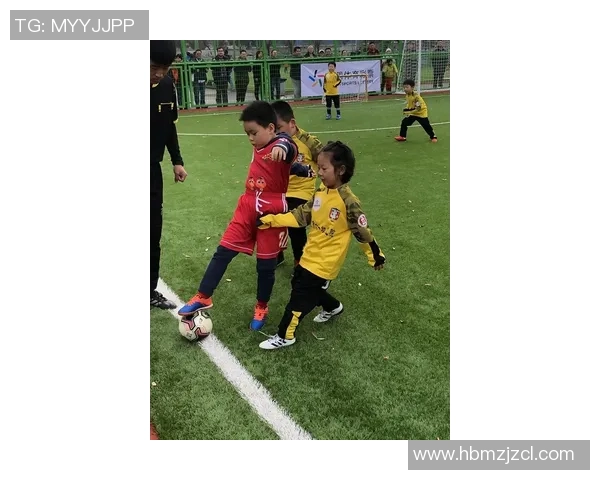 足球明星倾情助力小孩梦想签名活动传递爱心与希望 足球明星倾情助力小孩梦想签名活动传递爱心与希望